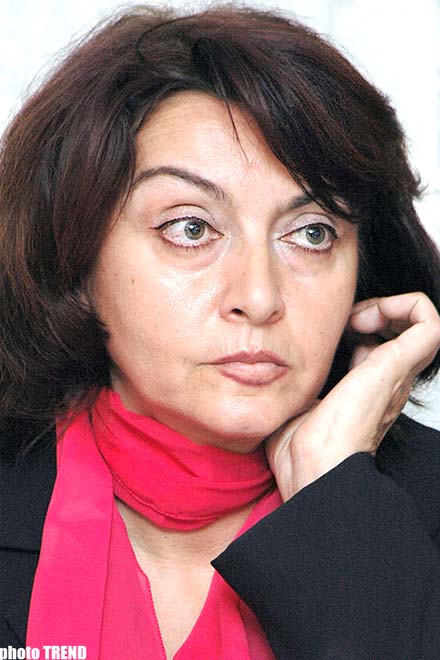 Киноактер должен работать по специальности, а не торговать пивом на базаре - народная артистка Азербайджана Гамида Омарова